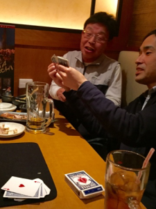 居酒屋でクロースアップマジック