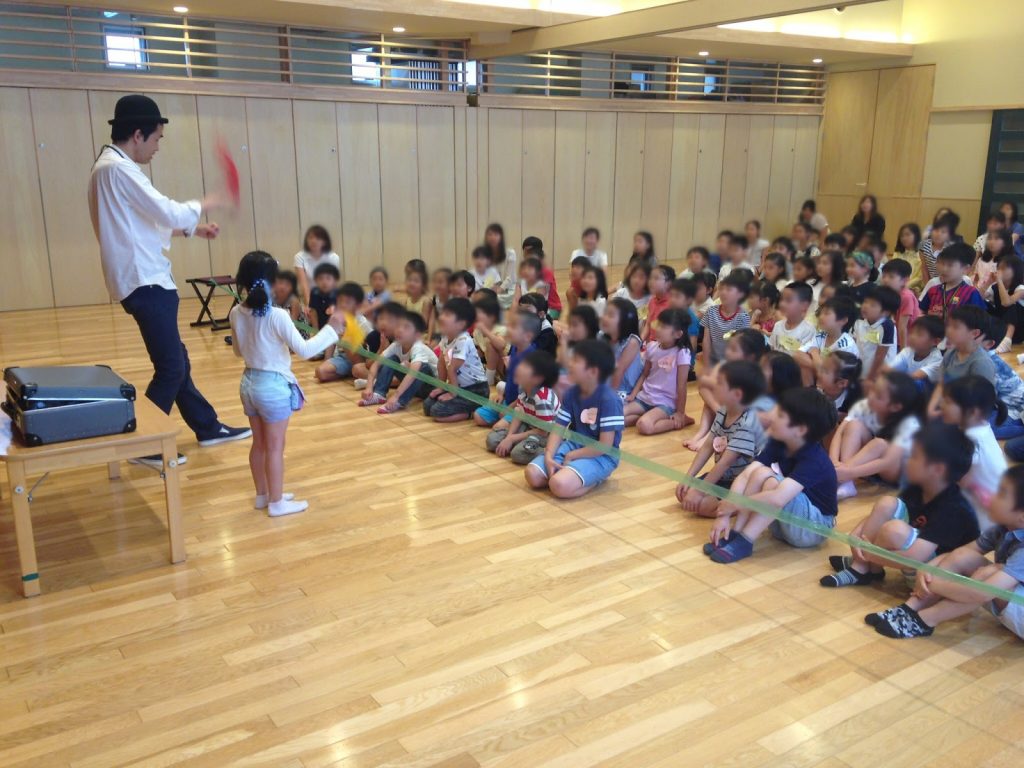 子ども向けのマジックショー