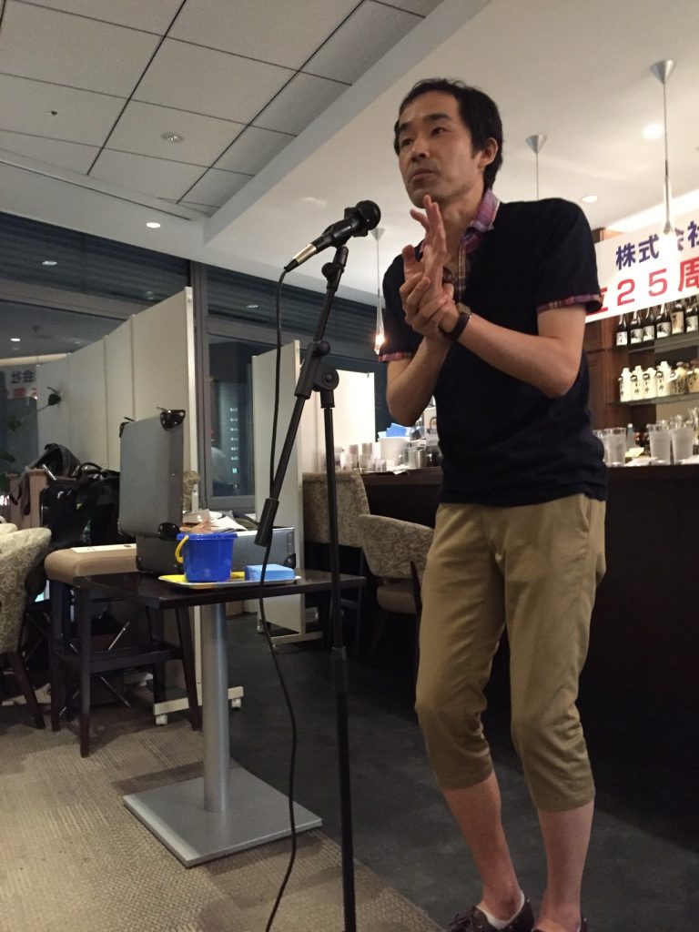創立周年パーティーでマジックショー