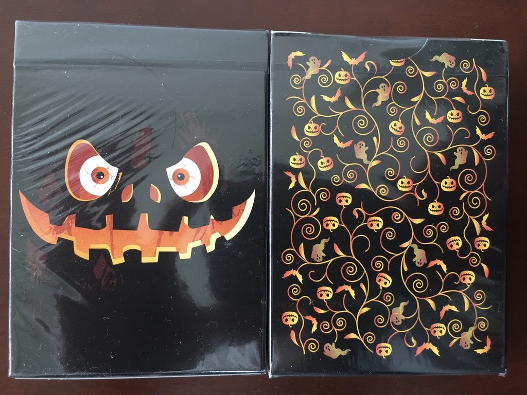 ハロウィーンデザインのトランプカード