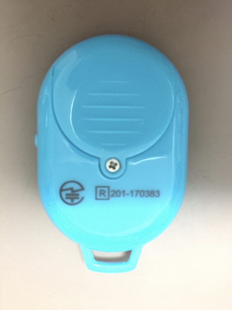 ダイソーのBluetoothリモートシャッター裏面