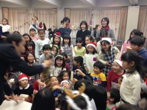 子ども会のクリスマス会でマジシャン出張 ロッキーラクーン
