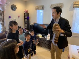 催眠実をかける　9歳になる娘さんの誕生会でサプライズの出張マジックショー