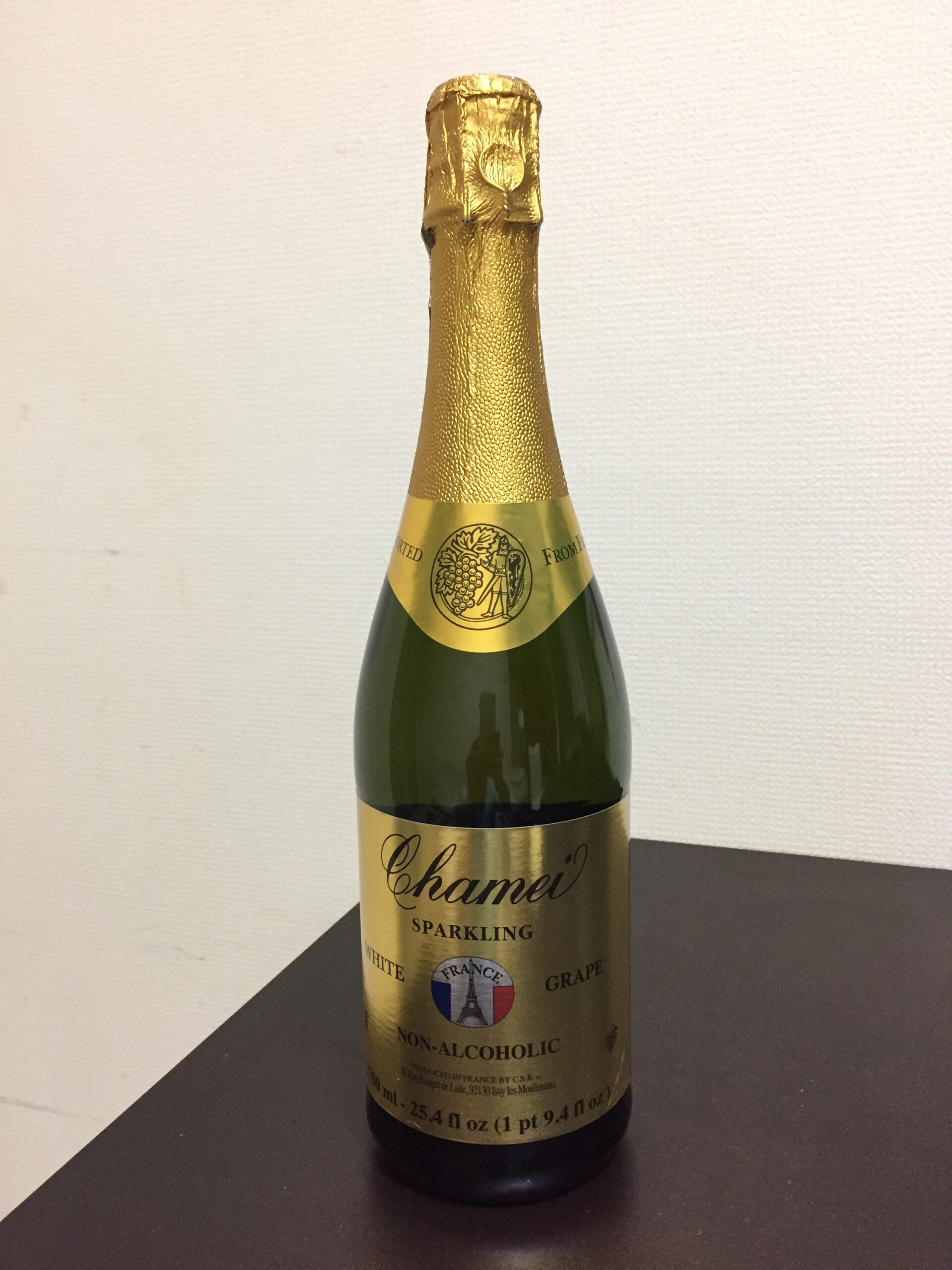 Chamei シャメイ ホワイトグレープ
フランス産
成城石井で745円。
装飾が派手でとても良いのだけどその代わり少し高い。