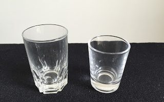 コインマジックで使うショットグラス